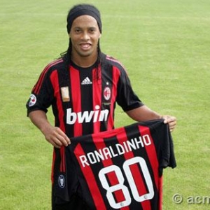 ronaldinho_80.jpg